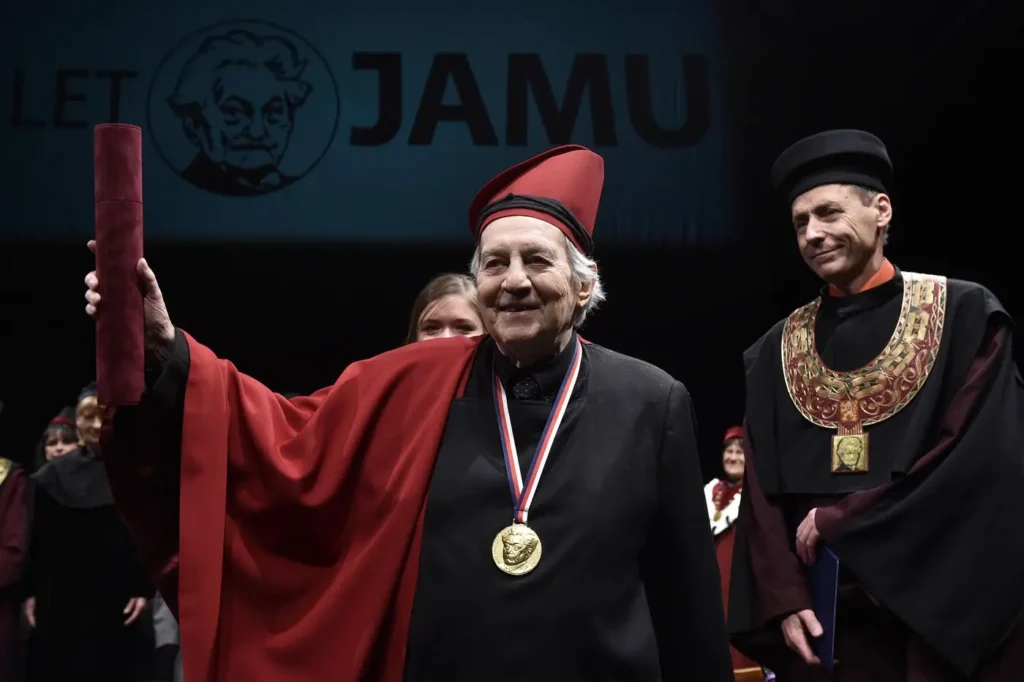 Zemřel rakouský herec a operní režisér Otto Schenk