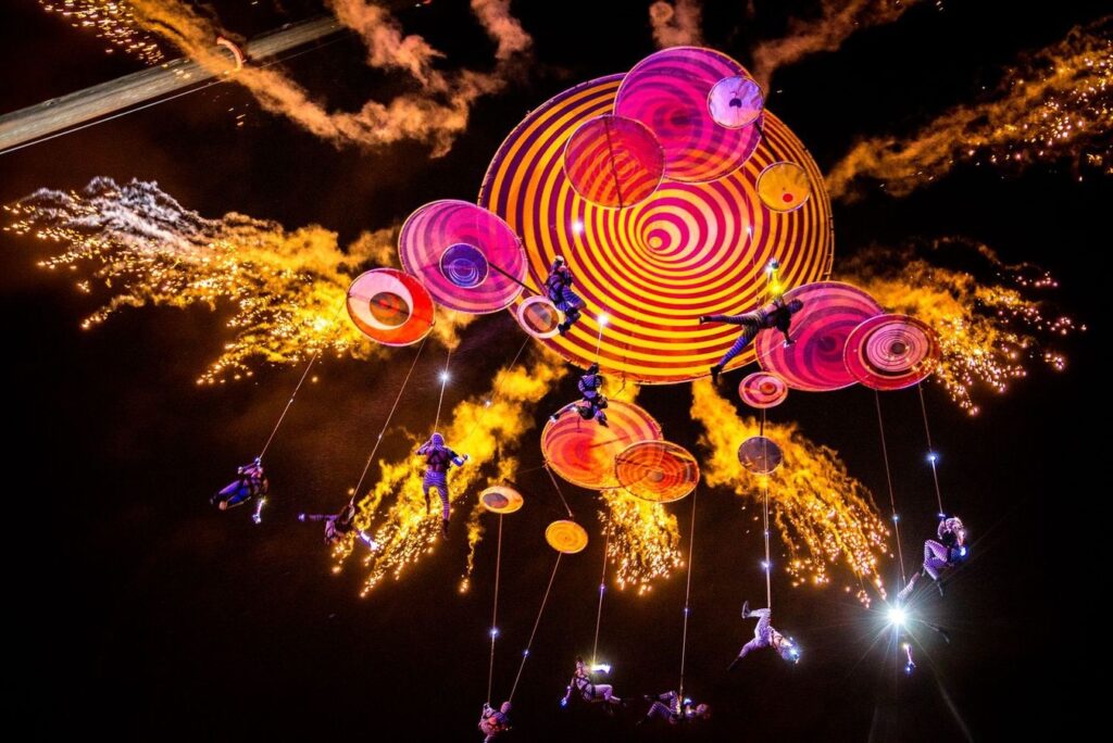 Plzeň oslaví 10 let od projektu Evropské hlavní město kultury obřími loutkami, světelnými objekty, videomappingem i akrobacií nad hlavami návštěvníků