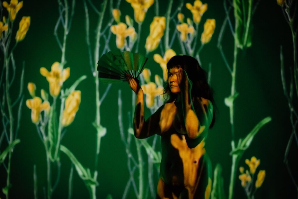 Tělo v rukou systému, umění jako prostor pro vzpouru. Divadelní a taneční Bazaar Festival otevírá nepohodlné otázky