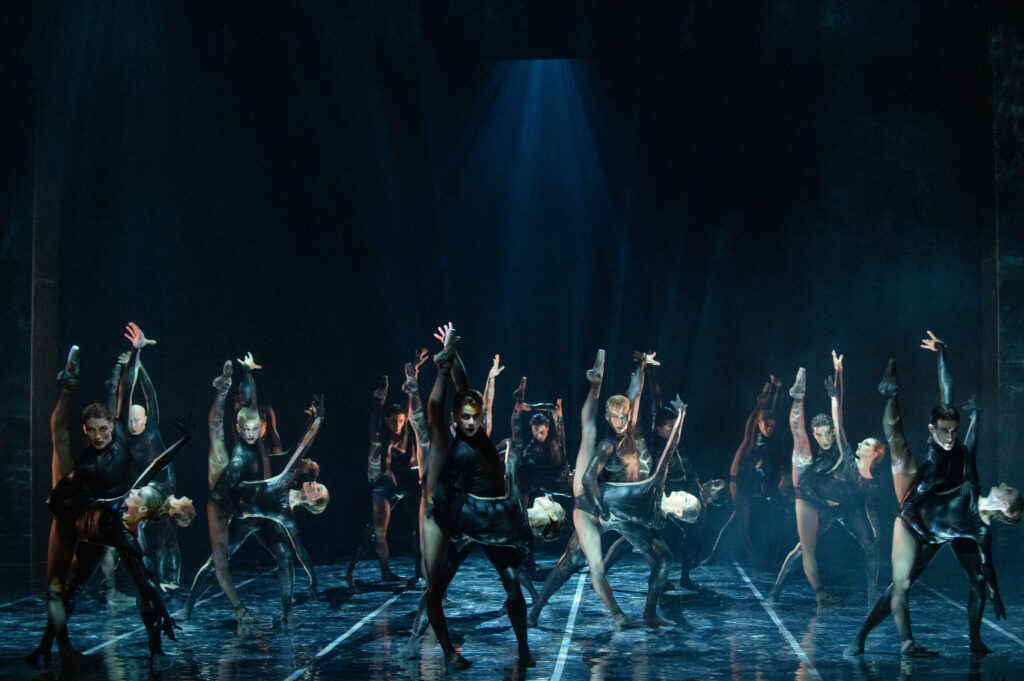 Divadlo J. K. Tyla uvede Brahmsovo Německé requiem v jedinečném propojení hudby a tance