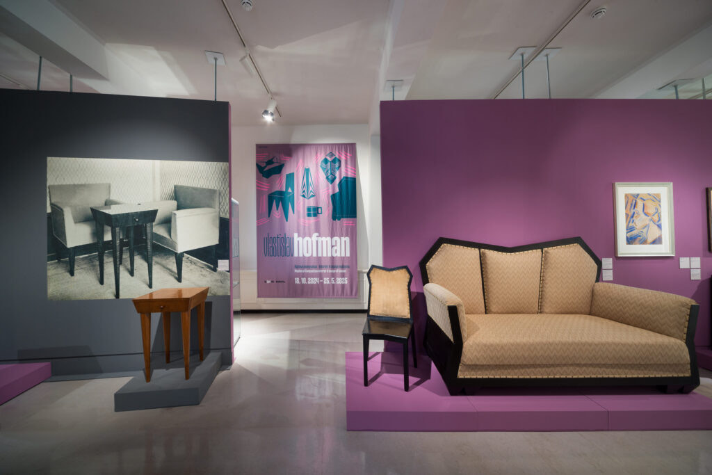 Pozvánka na komentovanou prohlídku výstavy Vlastislav Hofman: Rytmus kompozice / Interiér & Design kubismu