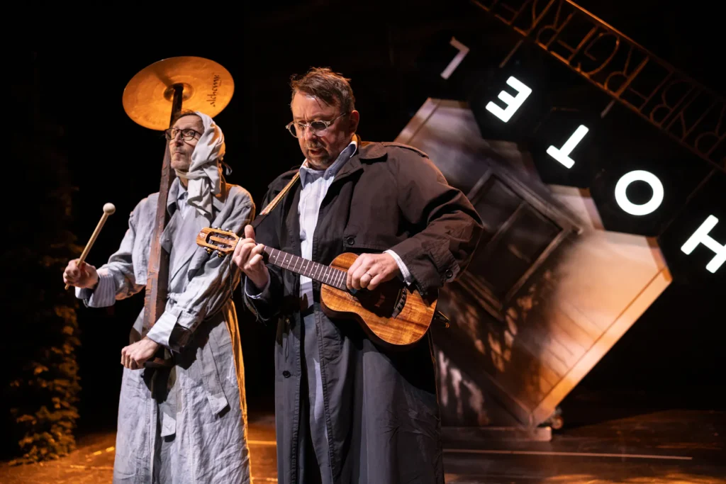 Premiéra inscenace Činohry Národního divadla Don Quijote. Pustá země v režii tandemu SKUTR