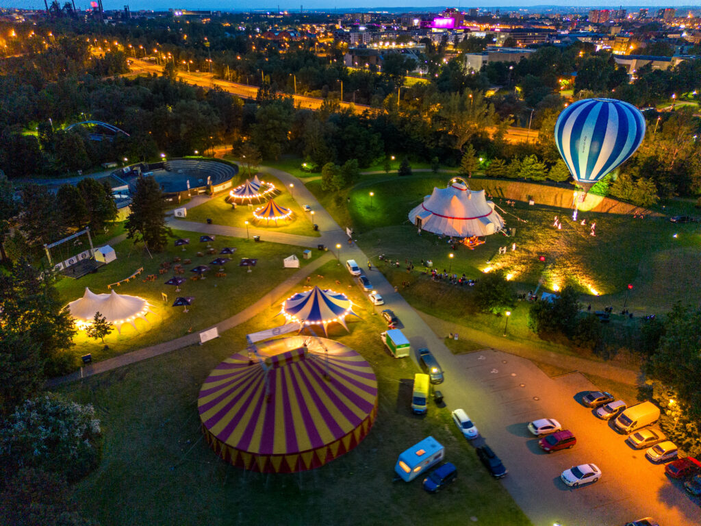 CIRKULUM 2025: Devátý ročník ostravského Mezinárodního festivalu nového cirkusu a pouličního divadla