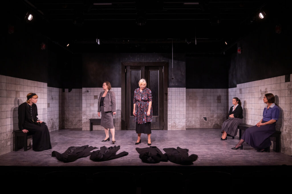 Inscenace Národního divadla moravskoslezského Hornické vdovy je ke zhlédnutí na Dramoxu