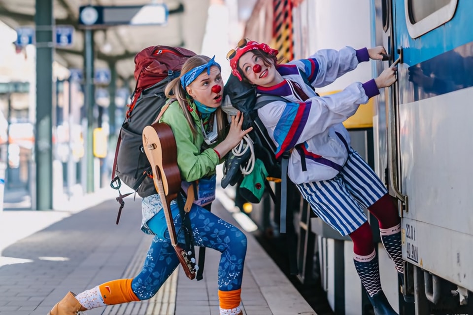 Nová autorská klauniáda brněnského uskupení bazmek entertainment se věnuje turistice a přátelství