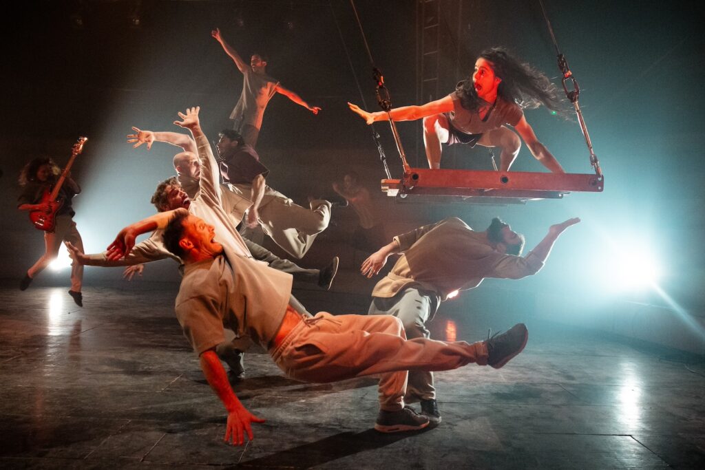 Zahraniční hvězdy na Letní Letné: Návrat miláčků publika Akoreacro, kanadských mistrů The 7 Fingers i show Max & Maurice