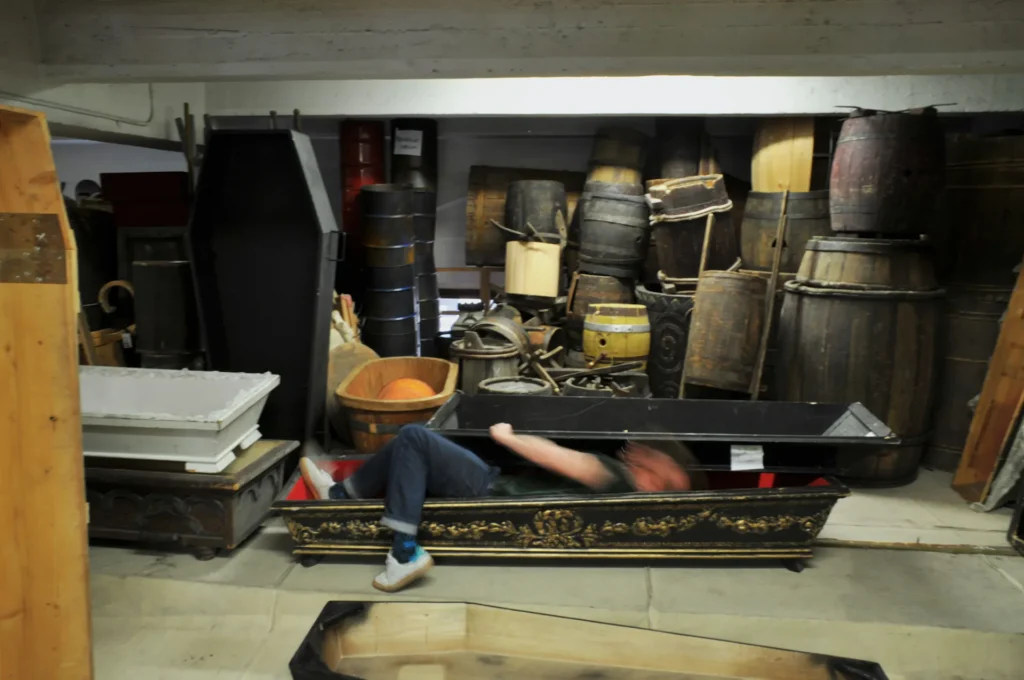 Nová scéna ND se loučí před rekonstrukcí představením Nejlepší pohřeb všech dob