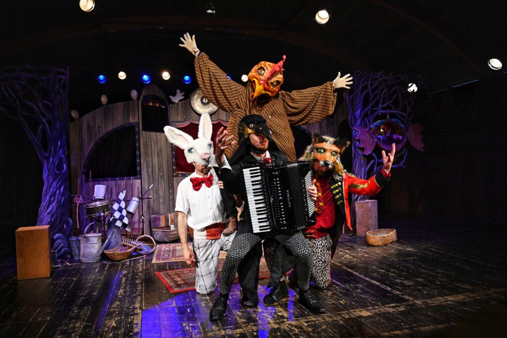 Lodi Tajemství Divadla bratří Formanů je 25 let a uvede premiéru bajek Cirkus Los Animales Fantasticos