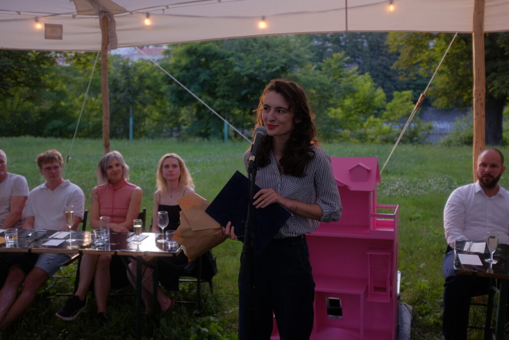 Jubilejní 20. Cenu Evalda Schorma získala Klára Metge za překlad hry Ropa