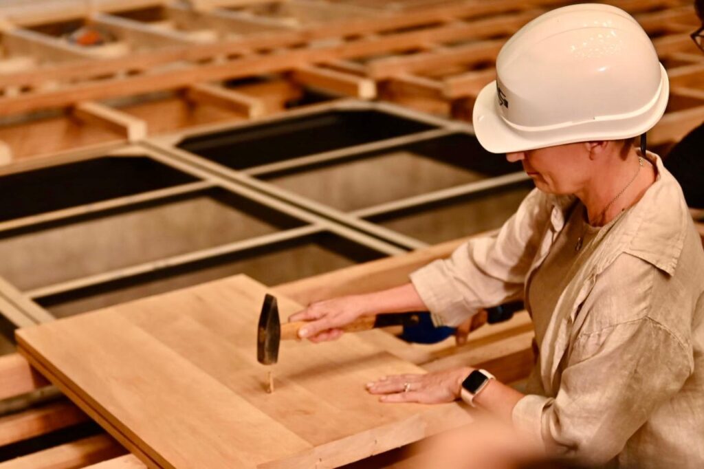 První akustická zkouška, první nahlédnutí na scénu (do zákulisí) Těšínského divadla