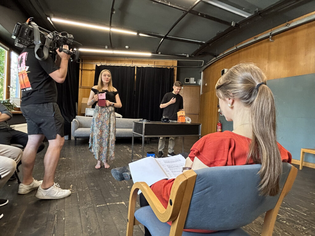 Kyberteror Těšínského divadla míří za dětmi do tříd