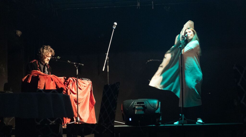 Divadelní spolek LASO vzdá v nové inscenaci poctu nálevnám, šenkům a šantánům