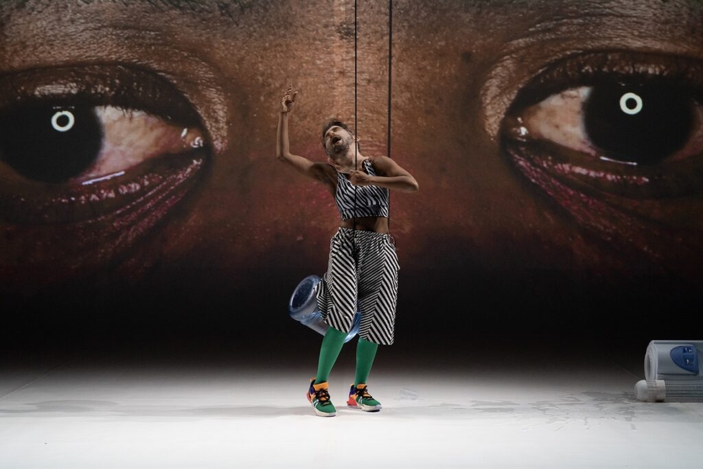 Třicáté 4 + 4 dny v pohybu rozžijí od 20. září novou Kulturní stanici Galaxie, která se otevírá veřejnosti