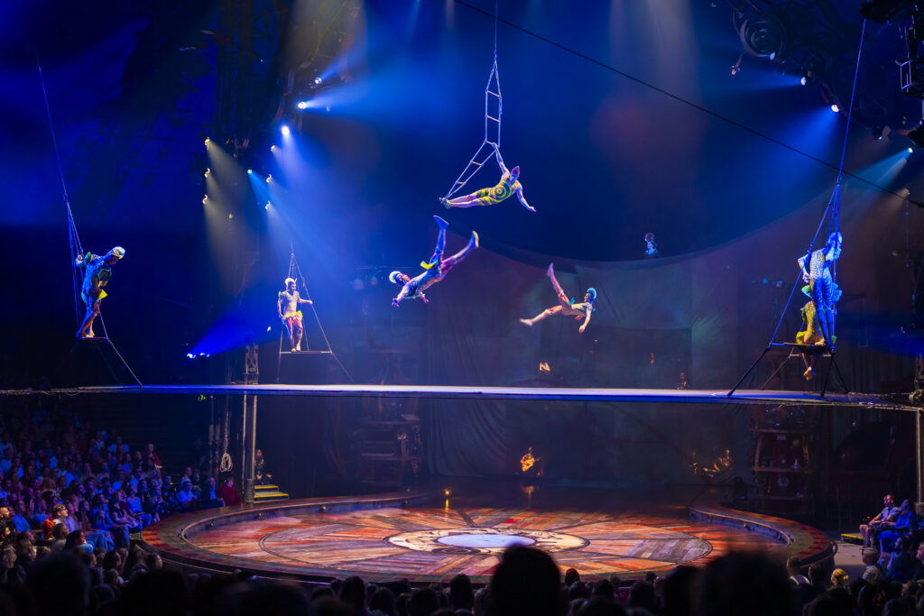 Kabinet kuriozit se představuje v Praze poprvé pod velkým šapitó Cirque du Soleil