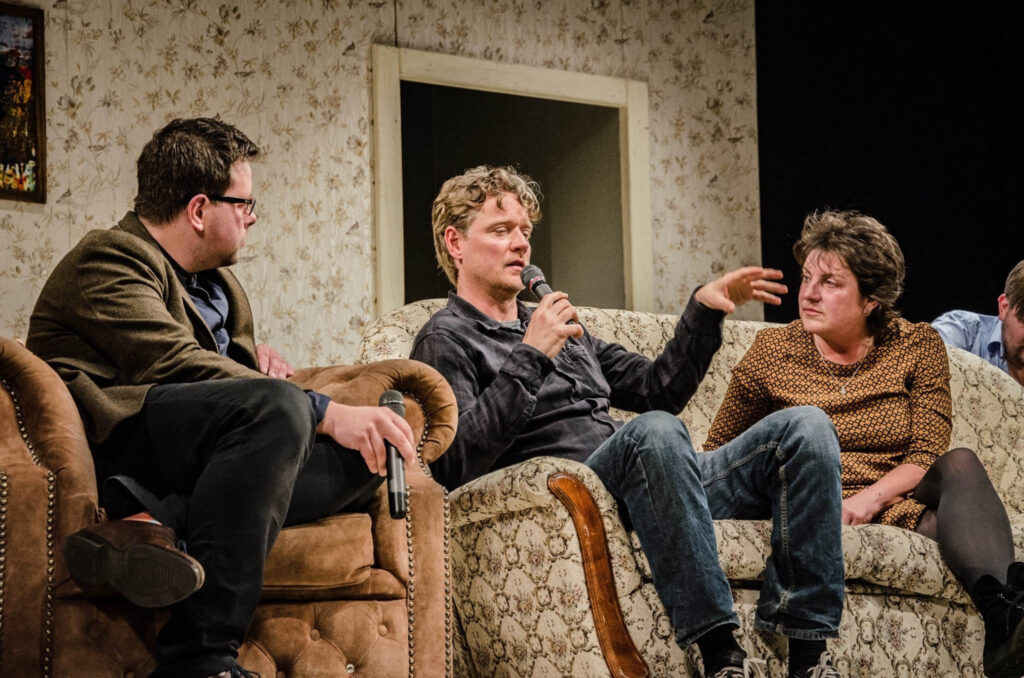 Po osmi letech se do Hradce Králové vrací britský dramatik Torben Betts