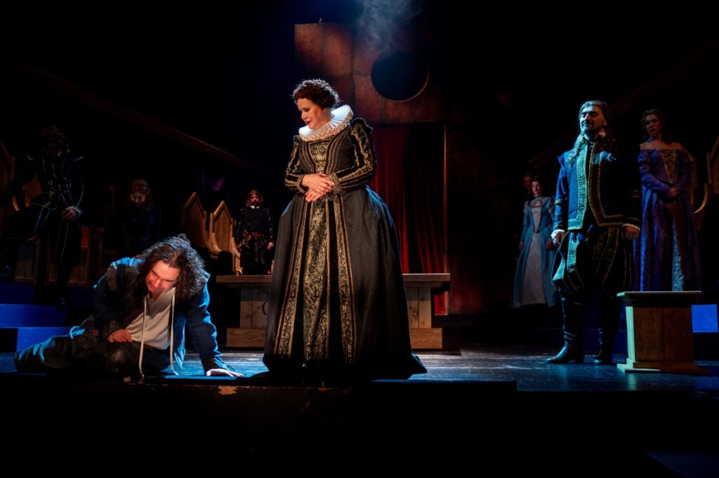 Východočeské divadlo Pardubice uvede derniéru inscenace Blázinec Boží