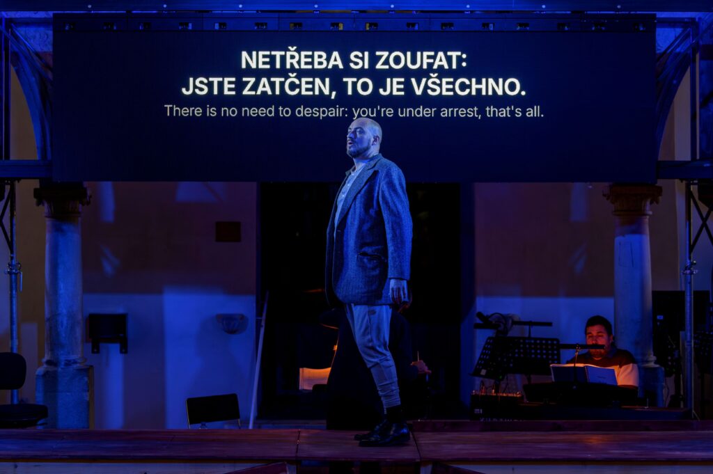 Glassova kafkovská opera Proces zazní v ostravském kostele