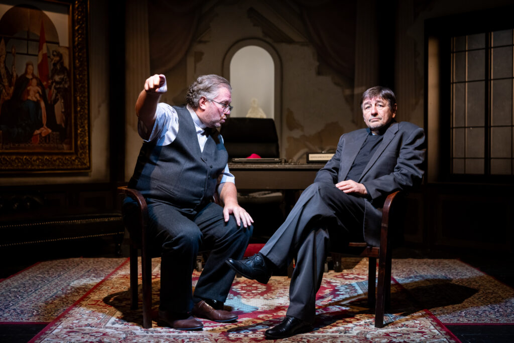 Národní divadlo moravskoslezské uvede komedii autorů Alistaira Beatona a Dietmara Jacobse Kardinální chyba