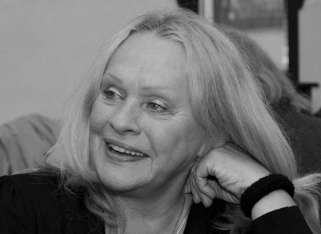 Zemřela herečka Věra Křesadlová