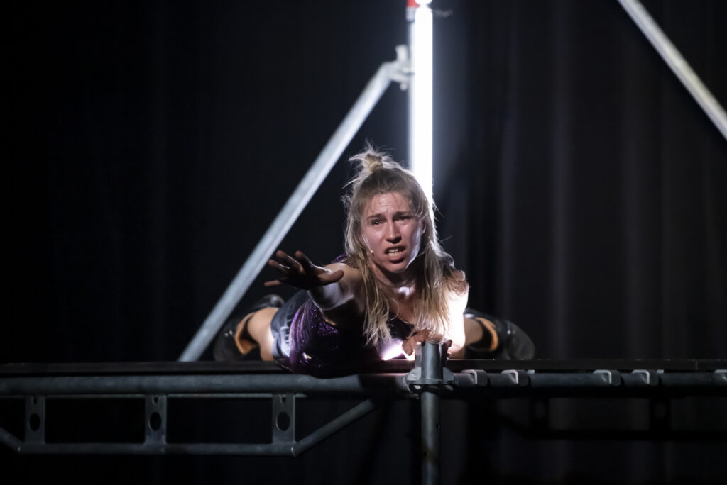 Závěr divadelního bloku festivalu 4 + 4 dny v pohybu. V hlavní roli výrazné evropské tvůrkyně