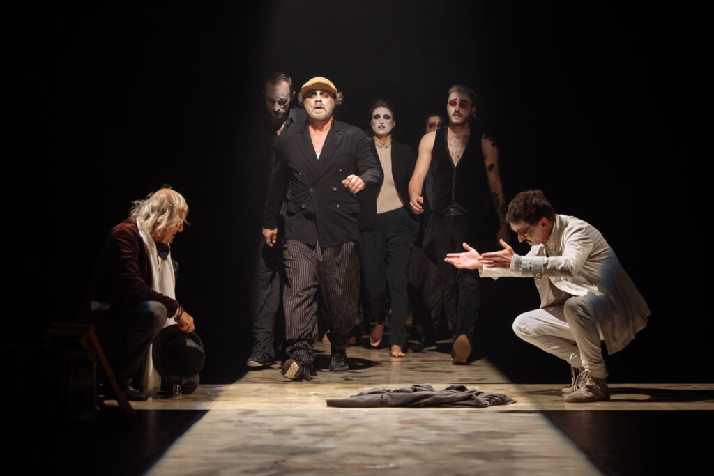 Up End Down Remastered:  Kultovní inscenace Cirku La Putyka se vrací v nové hudební podobě