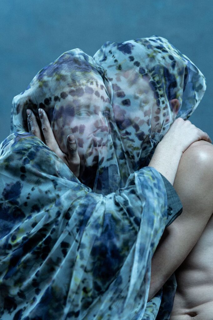 Duševní siamská dvojčata. JEDL dílna uvede novou inscenaci Prokletí domu Mannových