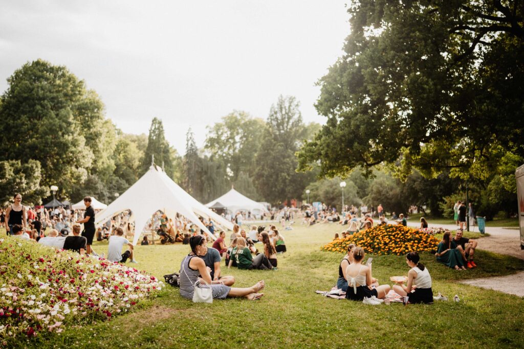 Festival REGIONY zná svůj rezidenční projekt pro rok 2026. Tohle město není pro starý vznikne ve spolupráci Chemického divadla a Divadla Setkání