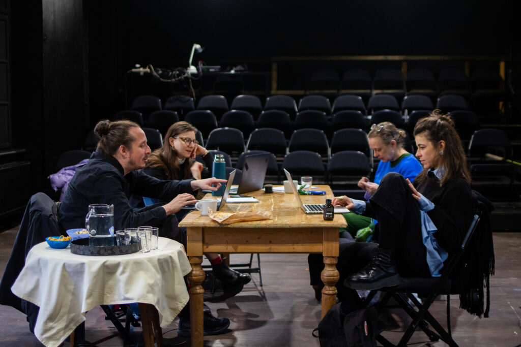 Krajina ženskosti: Divadlo Na zábradlí uvádí autorskou inscenaci Jolene