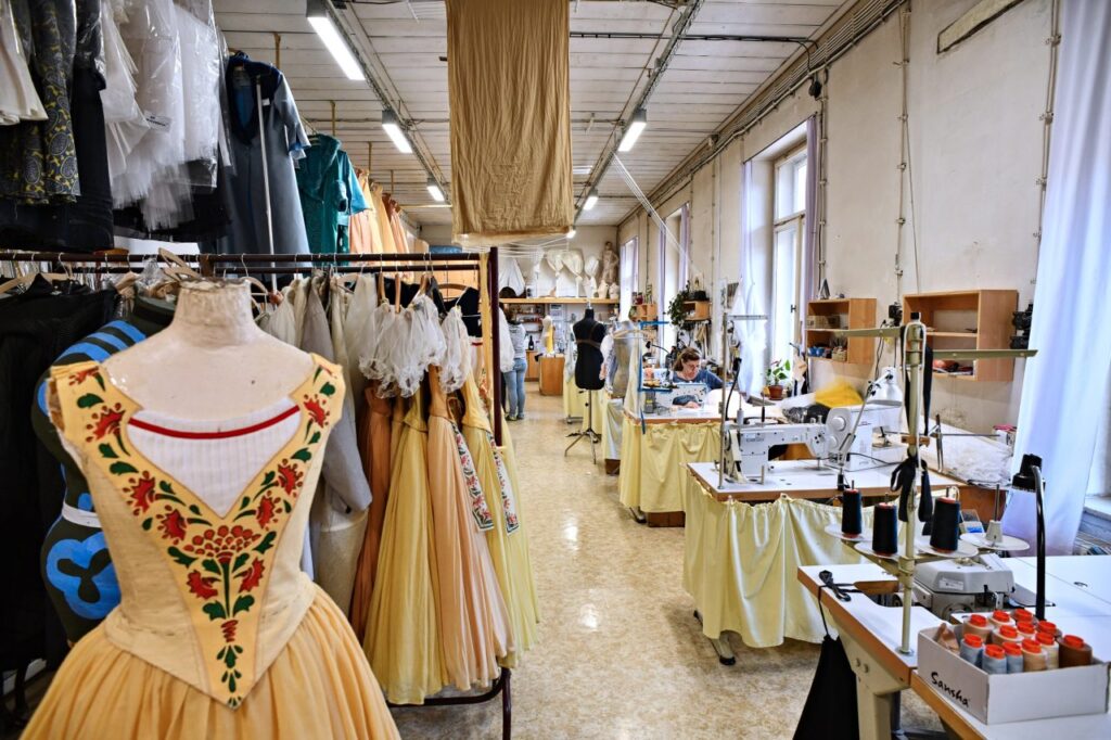 Teatrologická společnost zve na Návštěvu Ateliérů a dílen Národního divadla