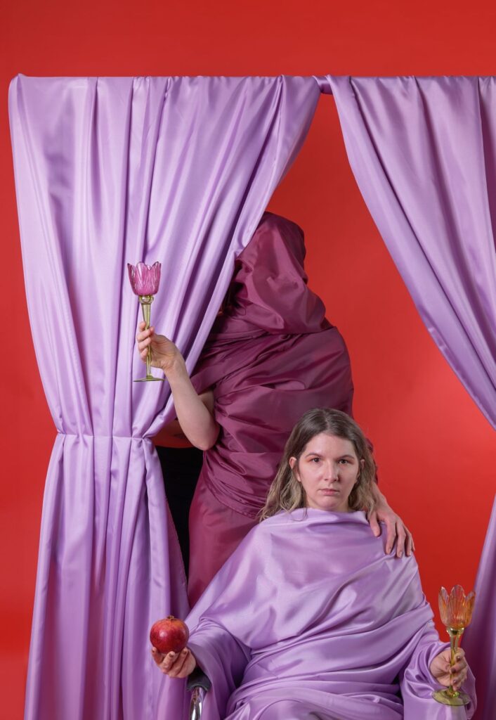 Král*ovna v ARŠE+: nová inscenace z dílny God Save the Drama Queen otevírá téma žen u moci