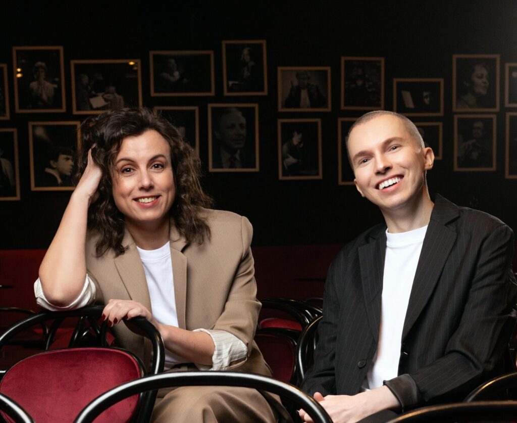 Novinky z Violy: premiéra inscenace PSYCHOdrama, recitál Báry Basikové a večer Slam poetry