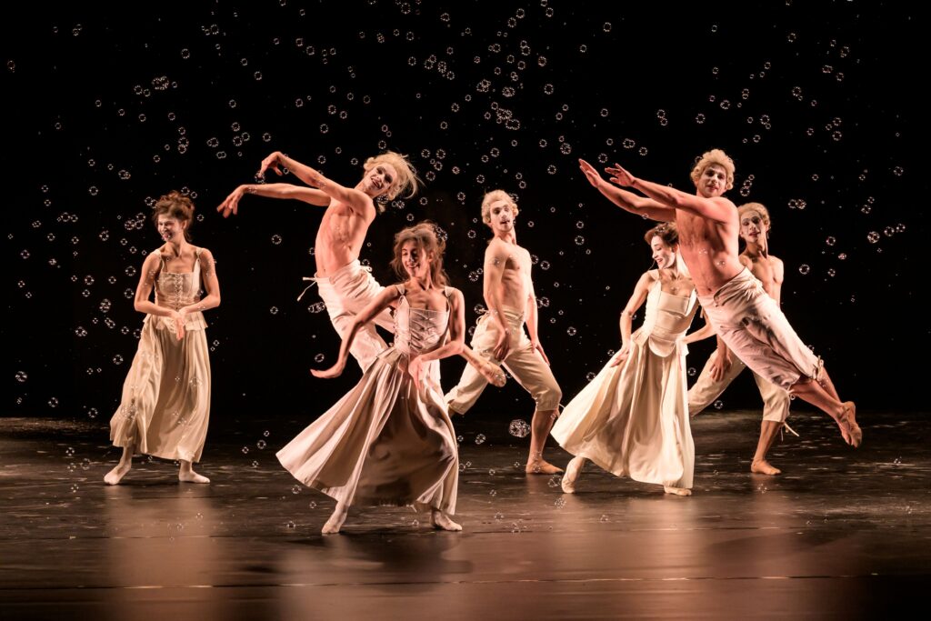 Balet Národního divadla moravskoslezského připravil k 270. výročí Mozartova narození večer pěti choreografií NEJEN MOZART!