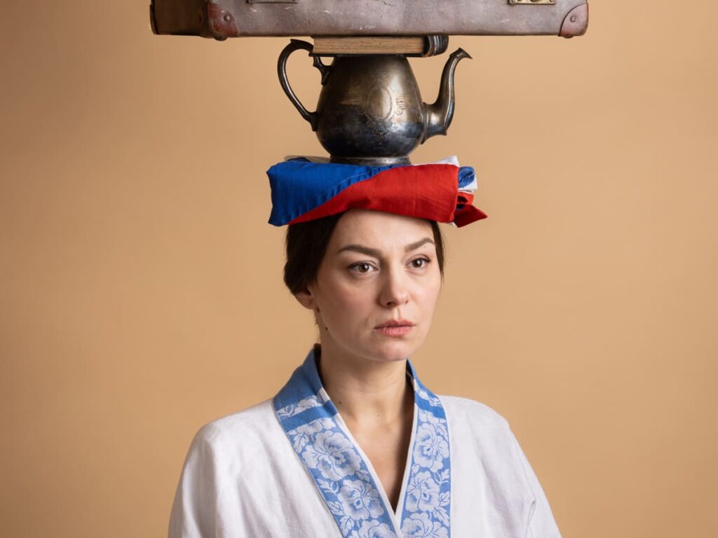 Doktorka z domu Trubačů – světová premiéra strhujícího příběhu české lékařky Vlasty Kálalové-di Lotti v Městských divadlech pražských