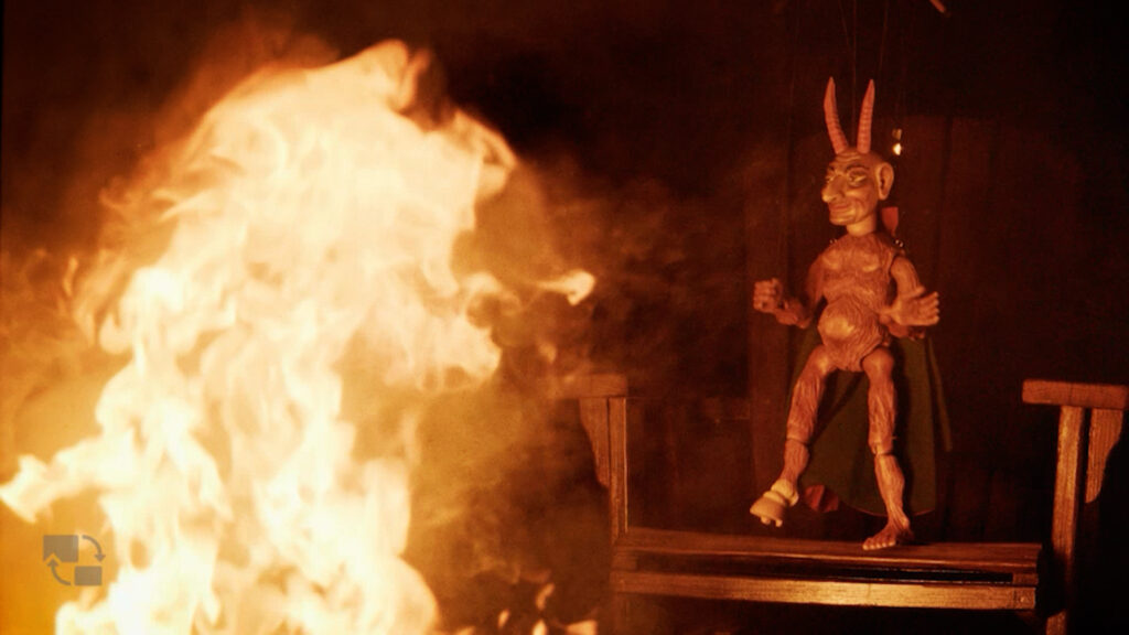 Pozvánka na projekci filmu Dřevěná srdce o česko-americkém loutkáři Vítu Hořejšovi