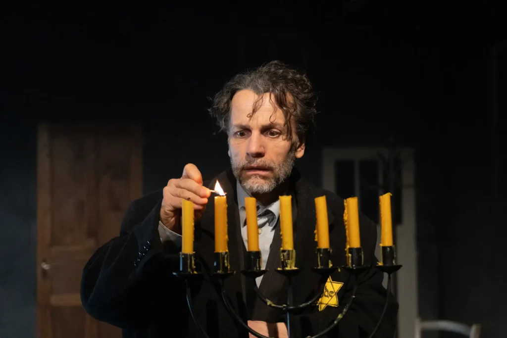 Městské divadlo Mladá Boleslav uvede v dramatizaci a režii Petra Zusky román Ladislava Fukse Pan Theodor Mundstock